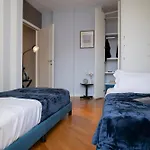 Corte Cavour Duplex Centro, Wifi E Garage Lägenhet *
