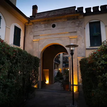 Corte Cavour Duplex Centro, Wifi E Garage Apartment