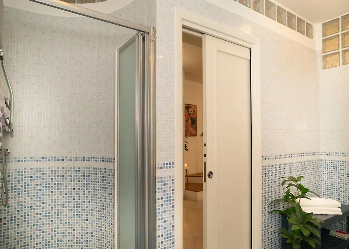 Corte Cavour Duplex Centro, Wifi E Garage Apartamento