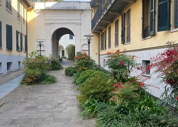 아파트 Corte Cavour Duplex Centro, Wifi E Garage 갈라라테